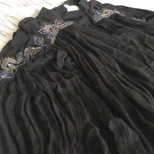 Ultimate Choker/Embrodiered/V Neck Free People Top